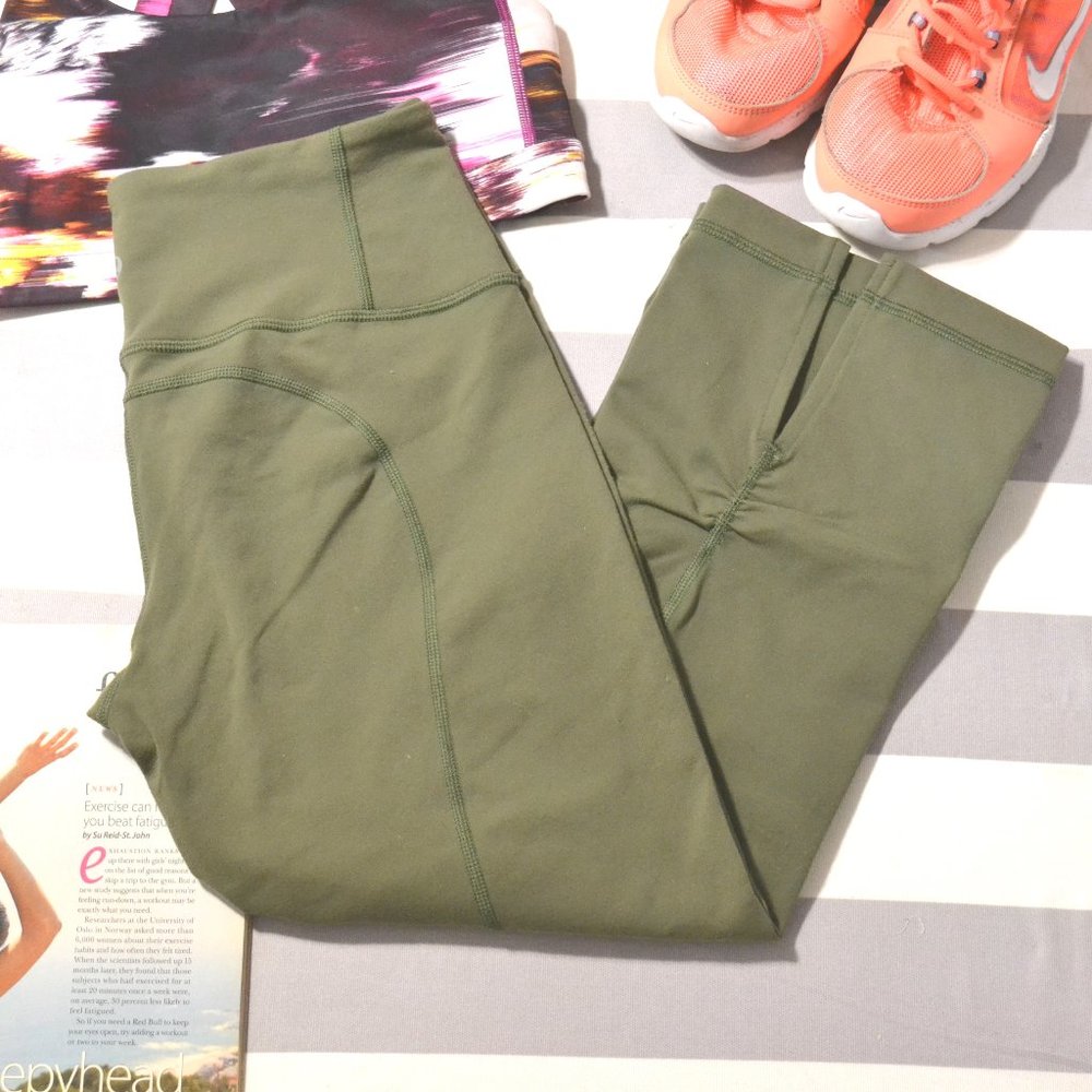 Lululemon Method Cropped Slit Gym Workout Pants - Picture 1 of 5